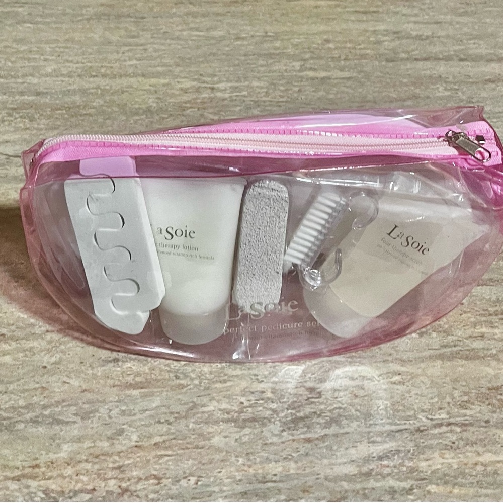 Le Soie Pedicure Set in Pink Pouch